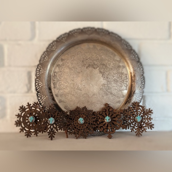 Ornaments / Rustic Snowflake Cross - Picture 7 of 8